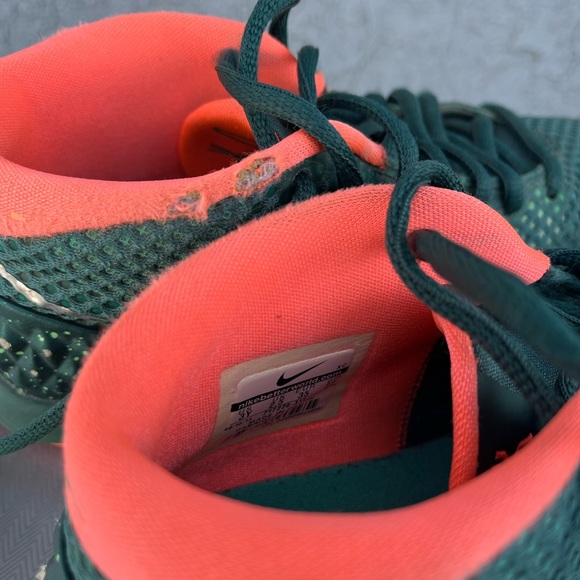 Nike Kyrie 1 Basketball Sneakers - Picture 6 of 7